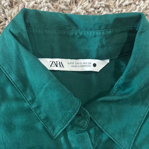 NWOT Zara Emerald Green Collared Shirt size S - Picture 2 of 3